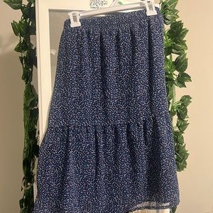 Oshkosh- Blue stunning skirt, with little hearts
